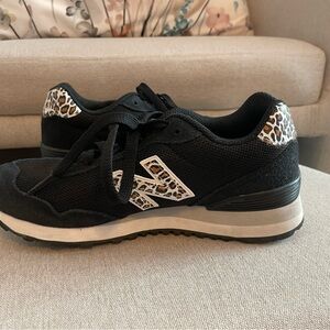 New Balance Size 6 Black w Leopard Accent. Worn twice.